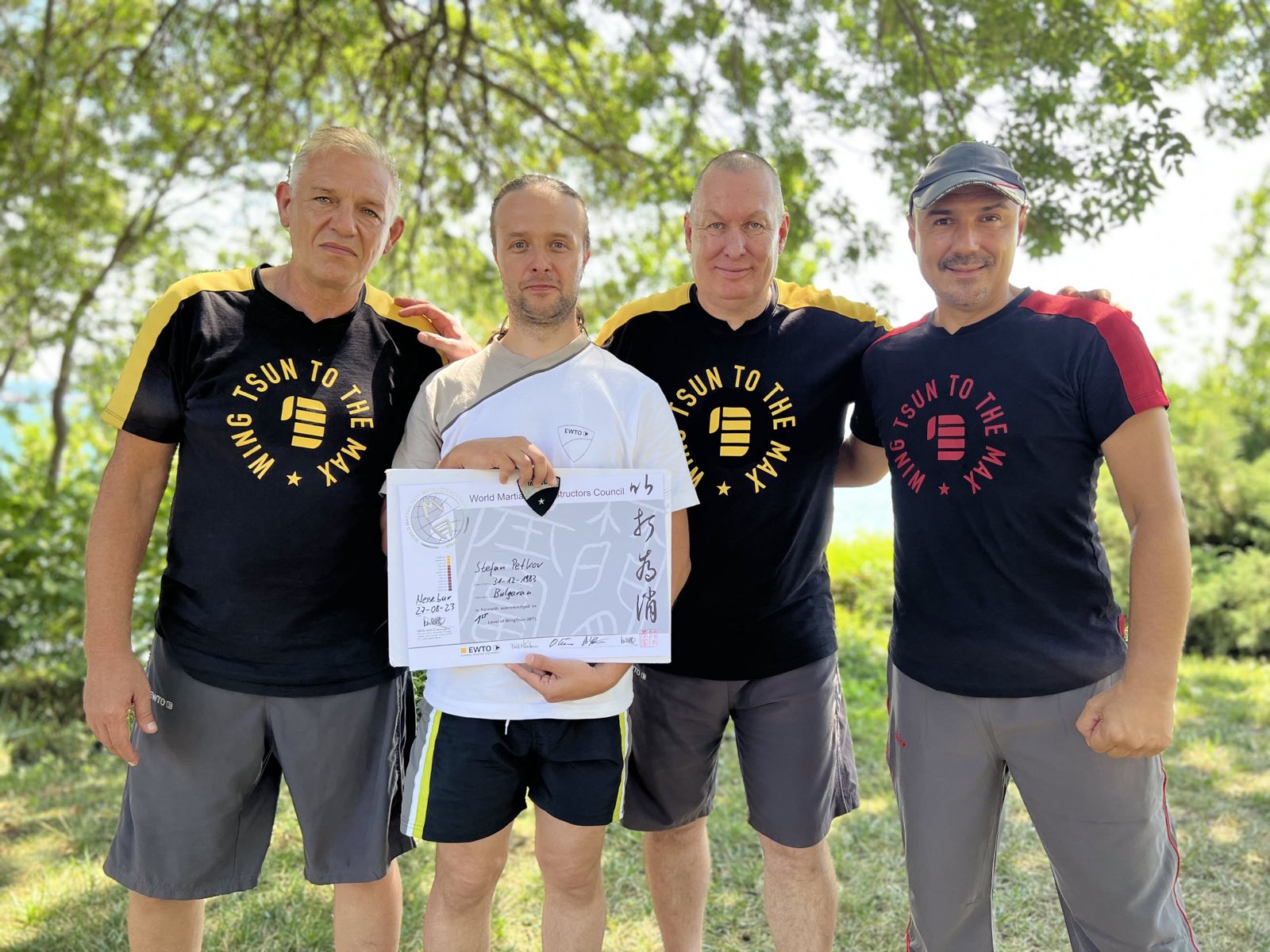 Here you are supposed to see me honorably holding my WT diploma